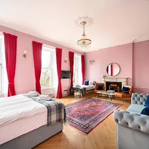 Spacious Centre Family Edinburgh